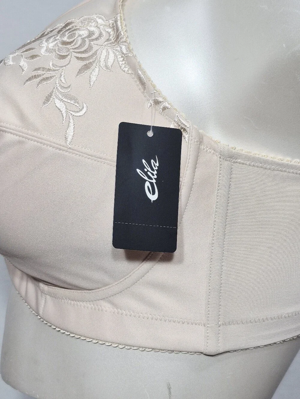 44D‎ Elila 1301 Microfiber Soft-Cup Wire Free Bra Beige NWT